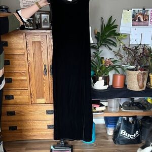 NWT Elegant Black Velvet Sleeveless Dress